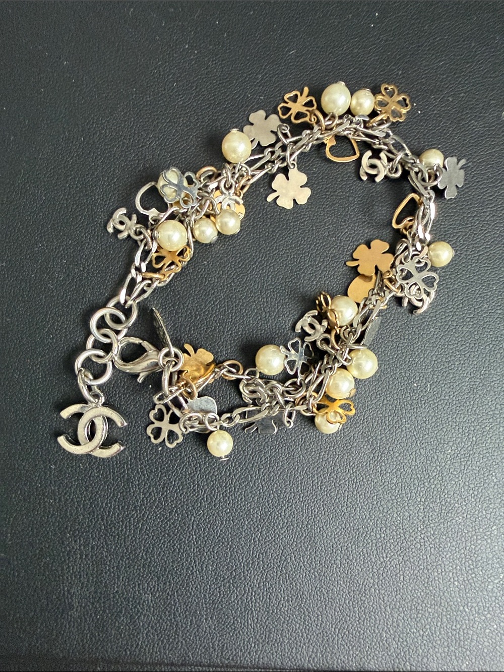 CHANEL Vintage Authentic Two-Tone Floral Charm Bracelet with Cream Beads - Picture 15 of 16